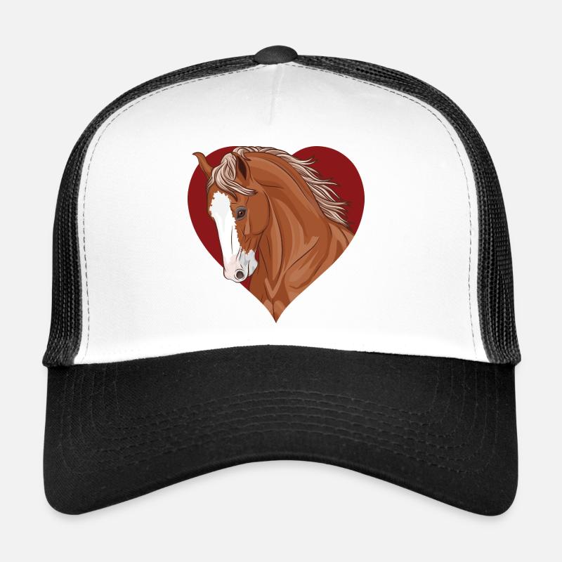 Der Kopf eines Marwari-Pferdes in einem roten Herzen Trucker Cap