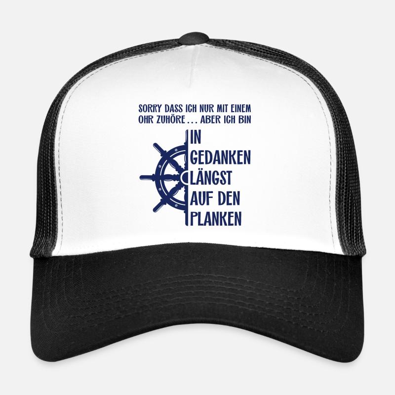In Gedanken längst auf den Planken mit Steuerrad Trucker Cap