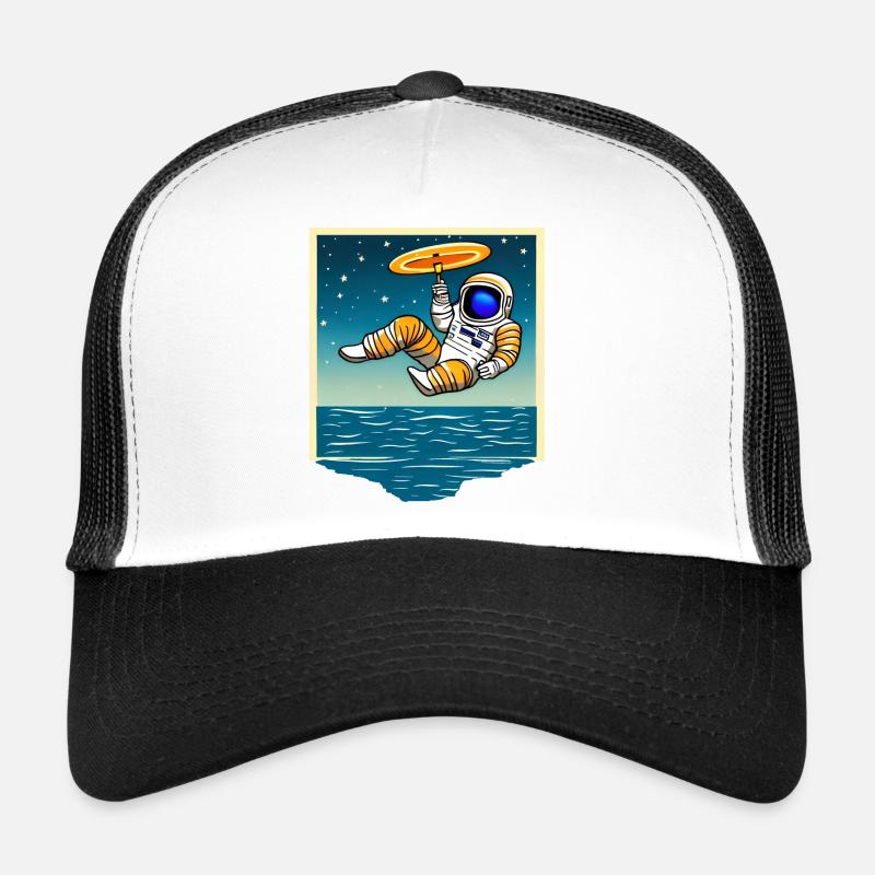 Schwebender Astronaut über dem Ozean, Cartoon Trucker Cap