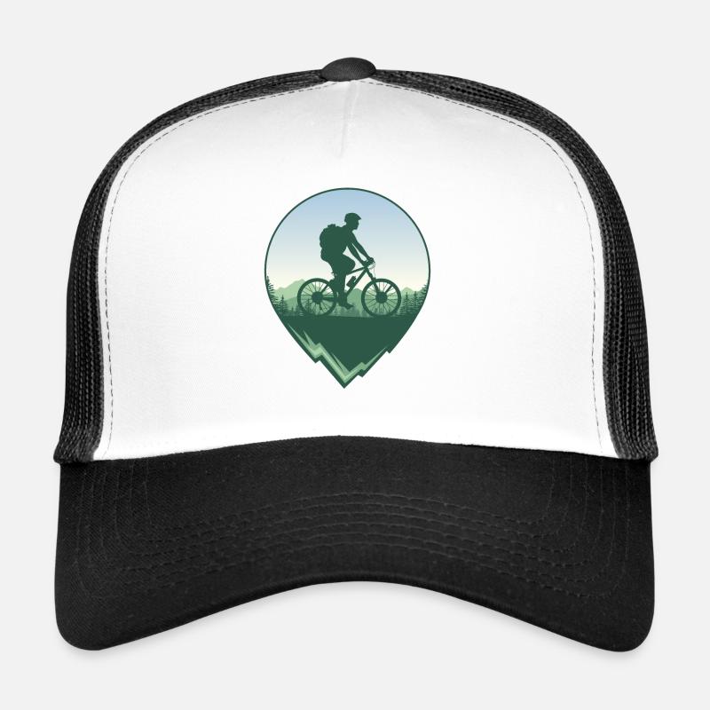 Vététistes devant la forêt et les montagnes Casquette trucker 