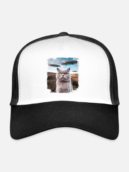 Funny British Shorthair Cat selfie with Alien UFOs - Trucker Cap - white/black - Front