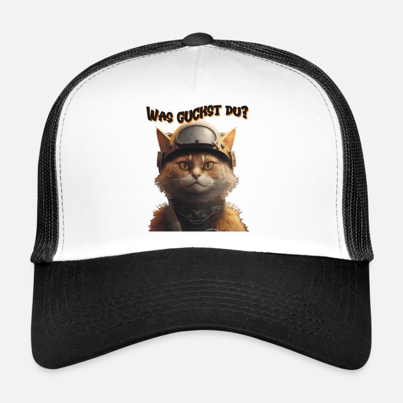 Katze mit Helm - Was guckst du? - Trucker Cap - Weiß/Schwarz