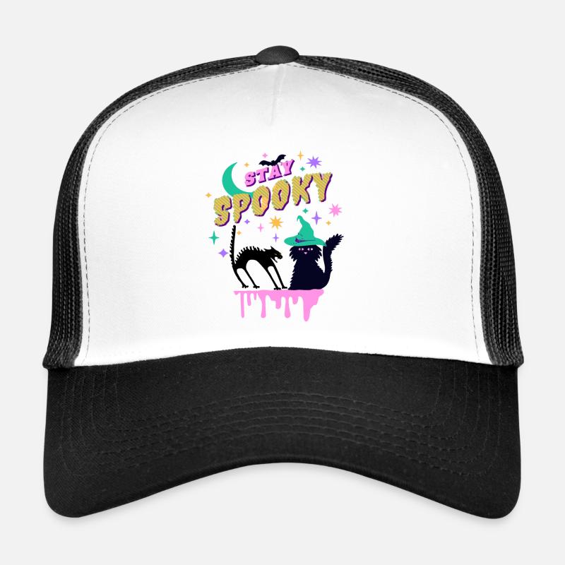 Stay Spooky Halloween schwarze Katzen mit Hexenhut - Trucker Cap - Weiß/Schwarz