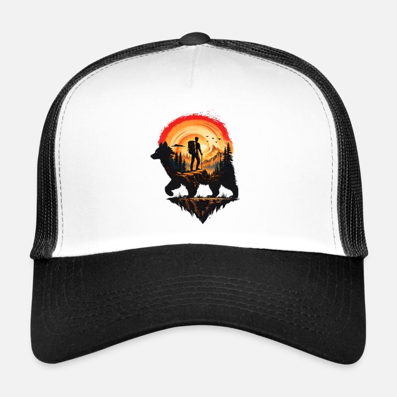 Wanderer und Bär bei Sonnenuntergang Trucker Cap