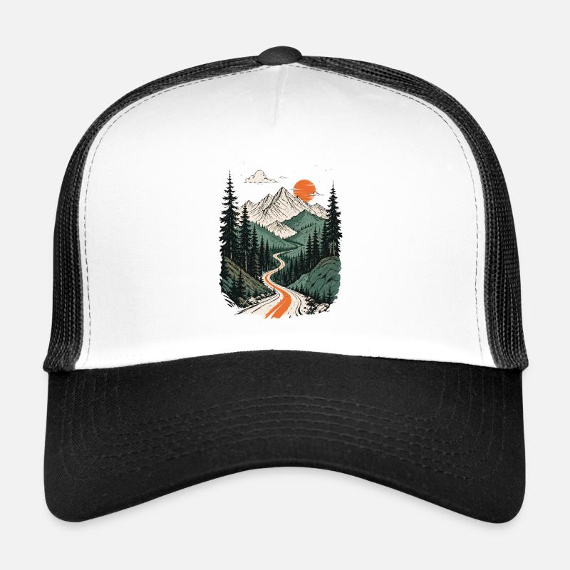 Bergige Straße in der orangefarbenen Sonne Trucker Cap