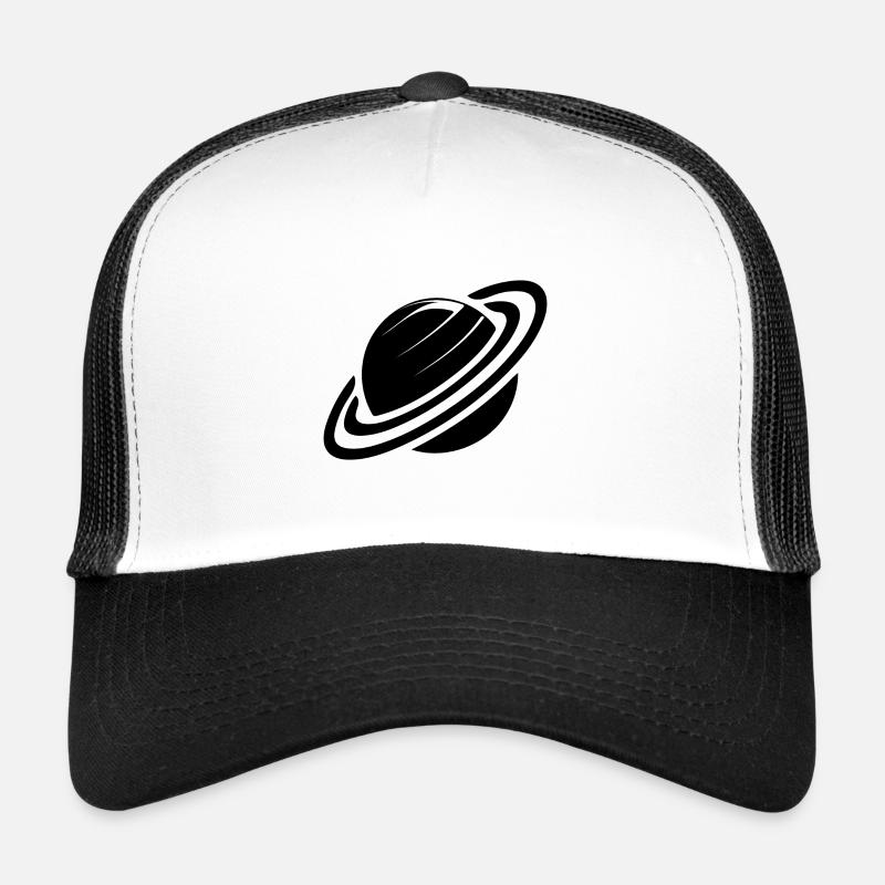 Planet Saturn mit Ringen im Sonnensystem Trucker Cap