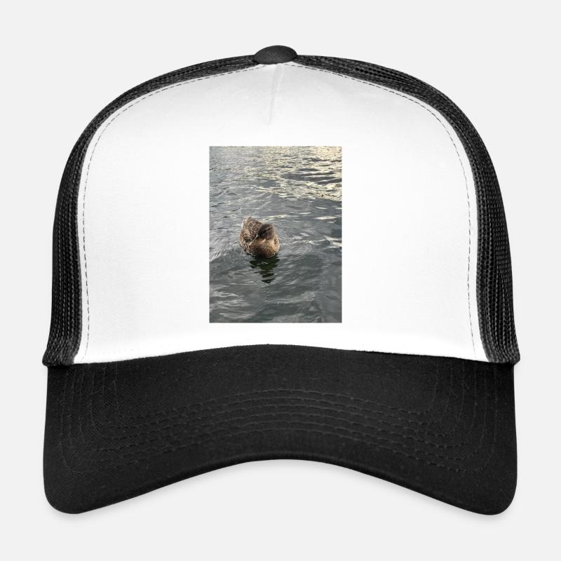 Ente auf ruhigem Wasser - Trucker Cap - Weiß/Schwarz