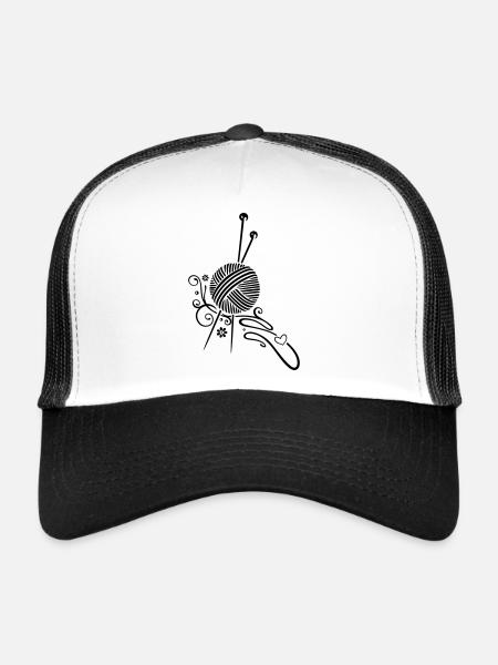 Knitting needles with wool and flowers. - Trucker Cap - white/black - Front