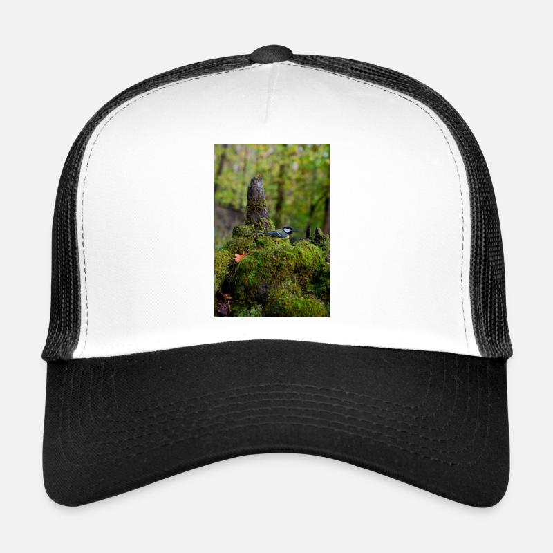 Oiseau de forêt moussu dans une clairière tranquille - Casquette trucker  - blanc/noir