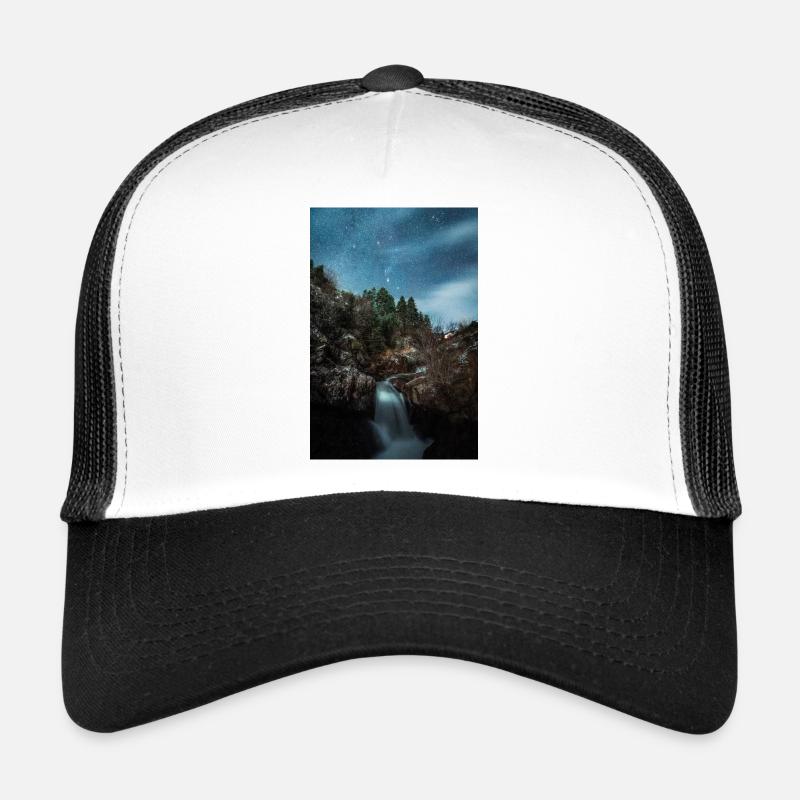 Orion-Sternbild über einem erstaunlichen Fluss Trucker Cap