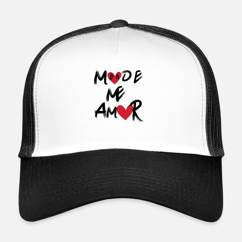 In Me Amor Mode_typographique in der Gestalt eines Herzens Trucker Cap