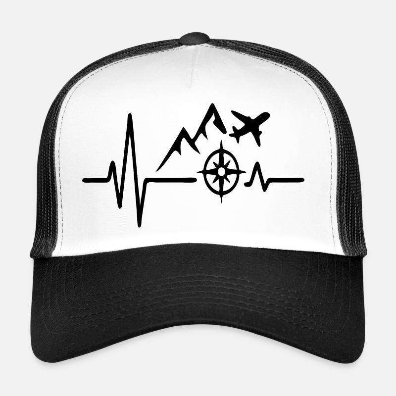 Abenteuerherz mit Kompass, Flugzeug und Bergen Trucker Cap