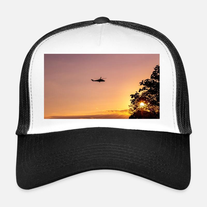 Militärhubschrauber am Himmel - Trucker Cap - Weiß/Schwarz