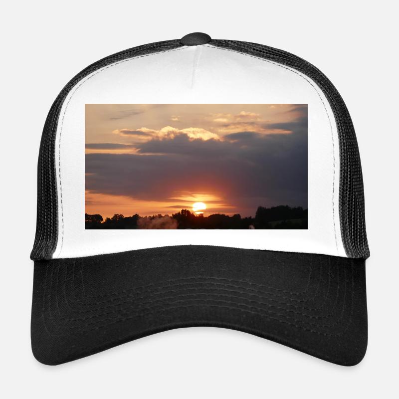 A beautiful sunset - Trucker Cap - white/black