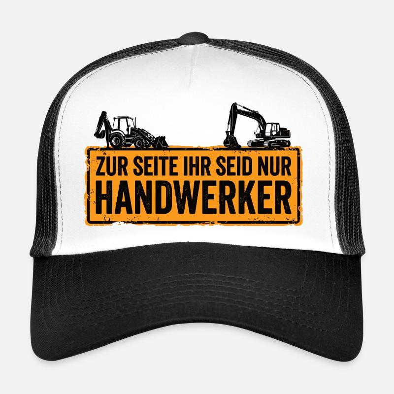 Ved siden af er du kun håndværker – gravemaskinfører - Truckerkeps - vit/svart