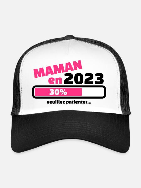 maman en 2023 veuillez patienter - Casquette trucker  - blanc/noir - Devant