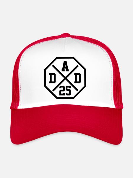 Papa 25 Papa Bébé Papa 2025 Cadeau de fête des pères - Casquette trucker  - blanc/rouge - Devant