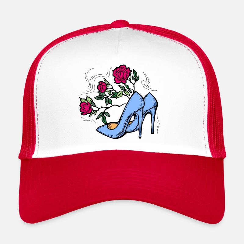 High Heels Schuhe mit Rosenblüte. Romantischer Stil. Trucker Cap