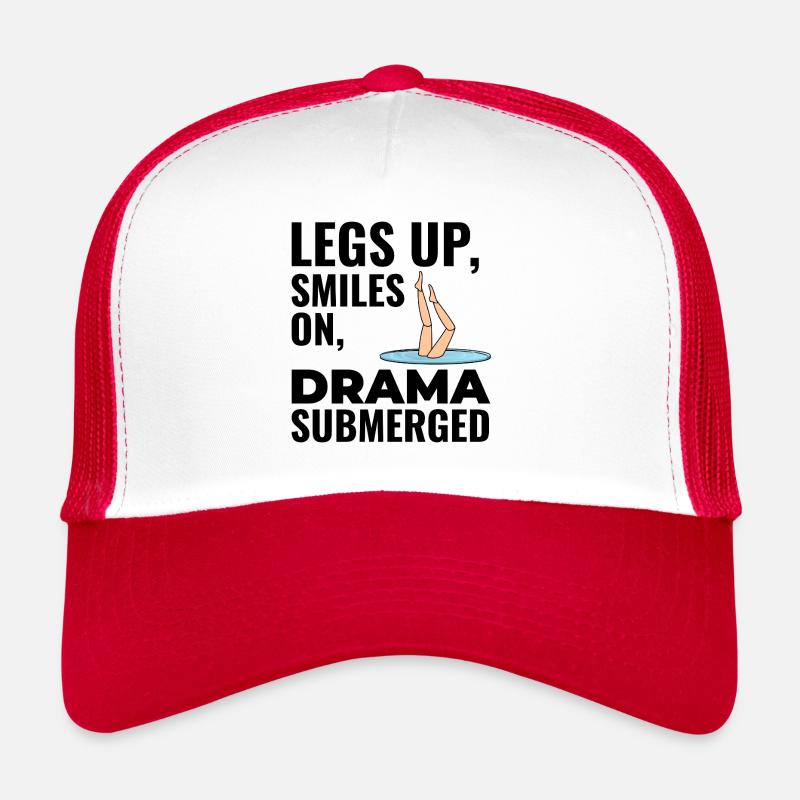 Legs Up Lächelt bei Synchronschwimm-Drama Trucker Cap