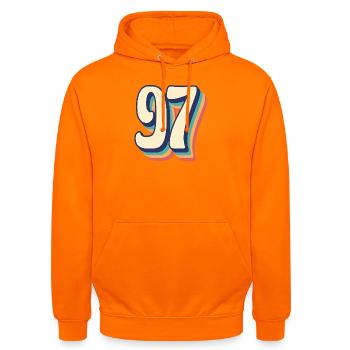 T-Shirt rétro Vintage numéro 97 quatre-vingt-dix-sept - Sweat-shirt à capuche unisexe - orange - Devant - AI Model Male 185 light (185cm) & AI Model Female 180 light (180cm)