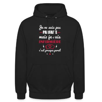 Pas parfaite mais infirmière,cadeau infirmières - Sweat-shirt à capuche unisexe - noir - Devant - Alina (178cm) & Michal (187cm)
