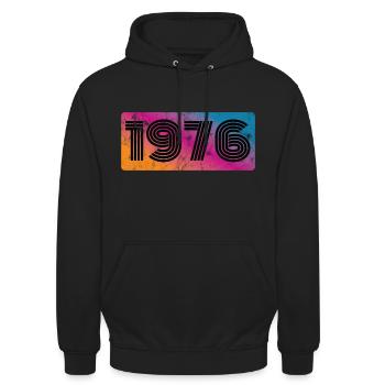 1976 - Unisex Hoodie - Schwarz - Vorne - Alina (178cm) & Michal (187cm)