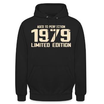 1979 Edition limitée 1979 Anniversaire 1979 Rétro - Sweat-shirt à capuche unisexe - noir - Devant - Alina (178cm) & Michal (187cm)