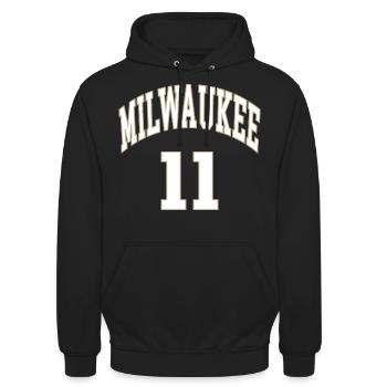 Milwaukee 11 - Unisex Hoodie - Schwarz - Vorne - Alina (178cm) & Michal (187cm)