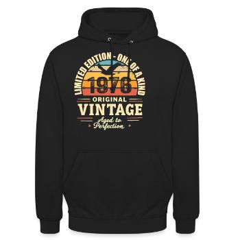 1976 Birthday Gift Vintage 1976 Retro 1976 - Unisex Hoodie - black - Front - Alina (178cm) & Michal (187cm)