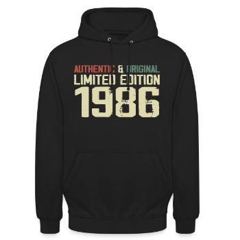 1986 Geburtstagsgeschenk 1986 Jahrgang 1986 Retro - Unisex Hoodie - Schwarz - Vorne - Alina (178cm) & Michal (187cm)