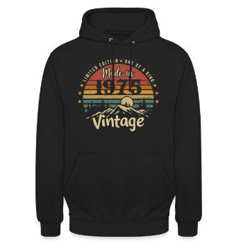1975 Jubilæum Født i 1975 Limited Edition - Hættetrøje unisex - sort - Foran - Alina (178cm) & Michal (187cm)