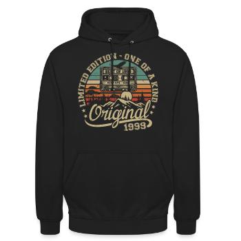 Vintage 1999 Geburtstagsgeschenk 1999 Retro 1999 - Unisex Hoodie - Schwarz - Vorne - Alina (178cm) & Michal (187cm)