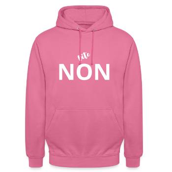 Dite non - Sweat-shirt à capuche unisexe - rose - Devant - Alina (178cm) & Michal (187cm)