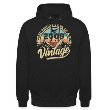Original Jahrgang 2009 Geburtstagsgeschenk 2009 - Unisex Hoodie - Schwarz - Vorne - Alina (178cm) & Michal (187cm)