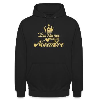 Königinnen werden im November mit goldenem Glitzer geboren - Unisex Hoodie - Schwarz - Vorne - Alina (178cm) & Michal (187cm)
