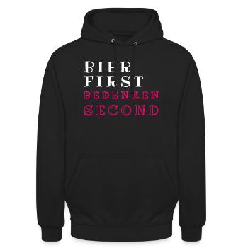 Bier first bedenken second - Unisex Hoodie - Schwarz - Vorne - Alina (178cm) & Michal (187cm)