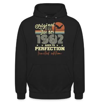 Geboren im Juni 1982, Juni 1982, Geboren im Juni 1982 Juni 1982 - Unisex Hoodie - Schwarz - Vorne - Alina (178cm) & Michal (187cm)