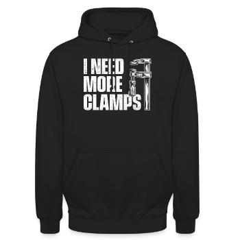 Ich brauche mehr Klemmen, Holzarbeit, Humor - Unisex Hoodie - Schwarz - Vorne - Alina (178cm) & Michal (187cm)