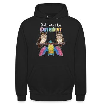 Always be different - Niedliche Regenbogen Eule - Unisex Hoodie - Schwarz - Vorne - Alina (178cm) & Michal (187cm)