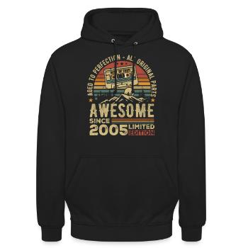Jahrgang 2005 Geburtstagsgeschenk | Jahrgang 2005 - Unisex Hoodie - Schwarz - Vorne - Alina (178cm) & Michal (187cm)