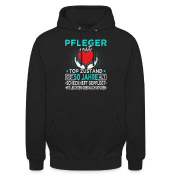 Pfleger 50 Jahre - Altenpfleger - Pflegekraft - Unisex Hoodie - Schwarz - Vorne - Alina (178cm) & Michal (187cm)