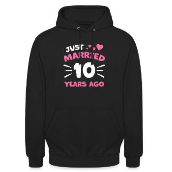 10. Wedding Anniversary Rose Wedding Couple Gift - Unisex Hoodie - black - Front - Alina (178cm) & Michal (187cm)