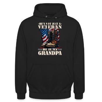Veteran Grandpa - Veteran 4th of July - Soldat - Unisex Hoodie - Schwarz - Vorne - Alina (178cm) & Michal (187cm)