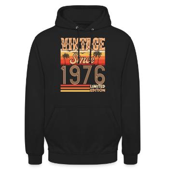 1976. Jahrgang Jahrgang 1976 Geburtstag - Unisex Hoodie - Schwarz - Vorne - Alina (178cm) & Michal (187cm)