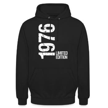 1976 limited edition - Unisex Hoodie - Schwarz - Vorne - Alina (178cm) & Michal (187cm)