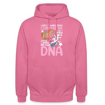 I Hate It When People Compare Me To Others - Unisex Hoodie - Pink - Vorne - Alina (178cm) & Michal (187cm)