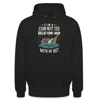 Netzfischen Angeln - Unisex Hoodie - Schwarz - Vorne - Alina (178cm) & Michal (187cm)