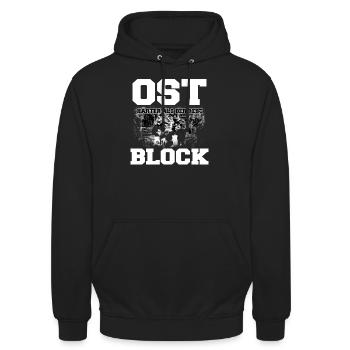 Ostblock Fans Ostkurve Osten Fußball - Unisex Hoodie - Schwarz - Vorne - Alina (178cm) & Michal (187cm)