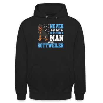 Never Stand Between A Man And His Rottweiler Copy - Unisex Hoodie - black - Front - Alina (178cm) & Michal (187cm)