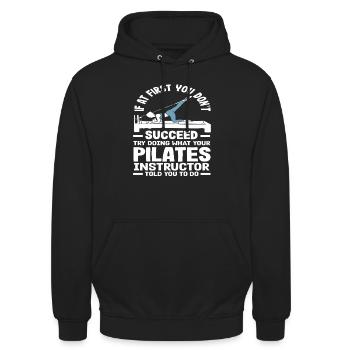 Pilates Erfolg Mit Instruktor Anleitung - Unisex Hoodie - Schwarz - Vorne - Alina (178cm) & Michal (187cm)